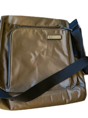 Victorinox Swiss Army Crossbody Messenger Bag